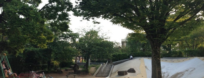 見徳山公園 is one of 公園 in 豊中市.
