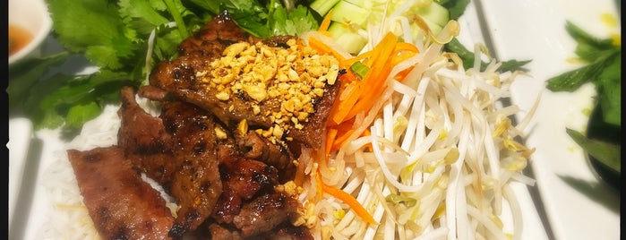 Hoanh Long Restaurant is one of places to try.