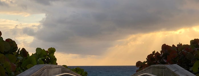 Marriott Ocean Pointe - Cobia Pool is one of Tempat yang Disukai John.