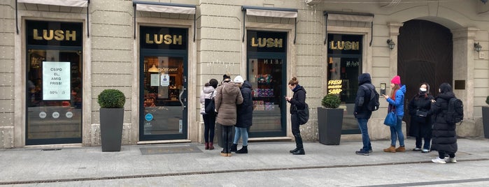 Lush is one of Budapeste.