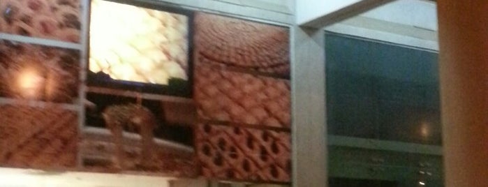 Al Aker Sweets is one of สถานที่ที่บันทึกไว้ของ Neel.