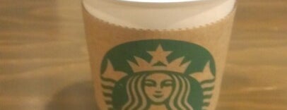 Starbucks is one of Andresさんのお気に入りスポット.