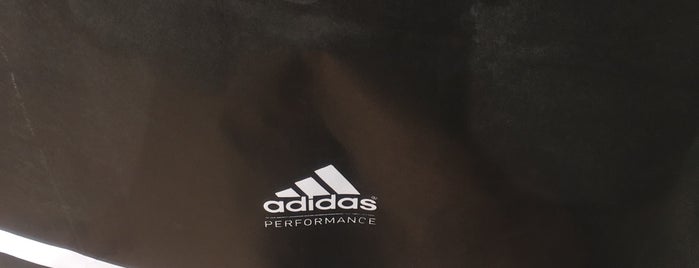 Adidas is one of Tiendas.