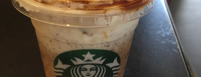 Starbucks is one of Locais curtidos por Paige.