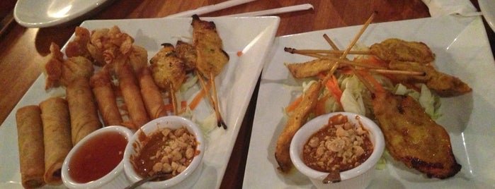 Thai Fusion Bar & Grill is one of Lieux qui ont plu à Tyler.