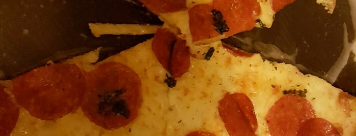 Franco's Pizza is one of Lugares favoritos de Timothy.
