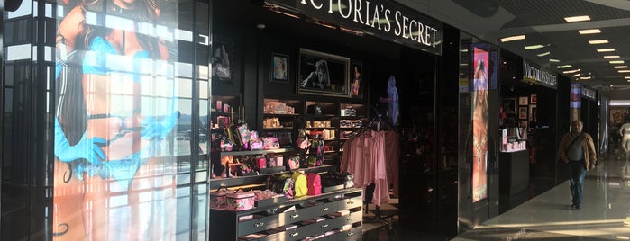 Victoria's Secret is one of Lugares favoritos de Oksana.