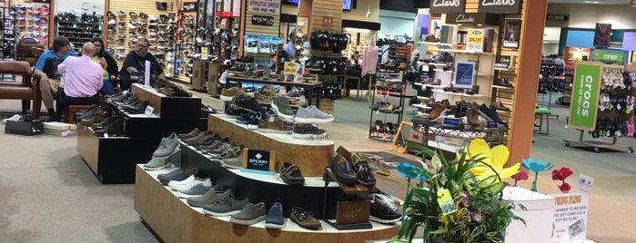 Reyer's Shoe Store is one of PA Retail Polka.
