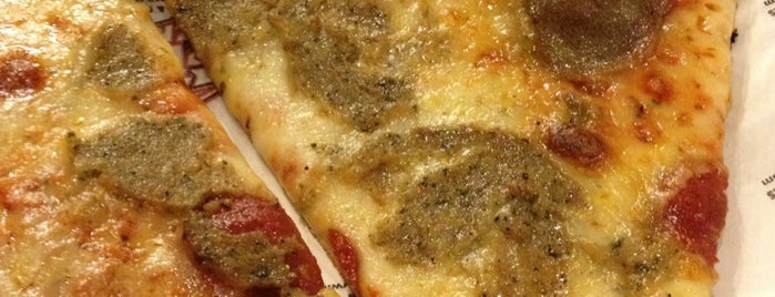 Flippin' Pizza is one of Tempat yang Disimpan Dante.