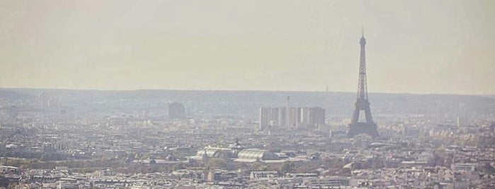 Le Montmartre is one of Posti che sono piaciuti a Damon.