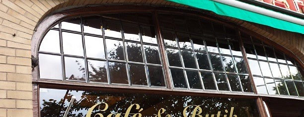 Café 1886 - Zoega's Café & Butik is one of Posti salvati di Kat.