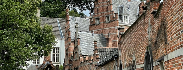 Begijnhof is one of Belgian World Heritage Site (UNESCO).