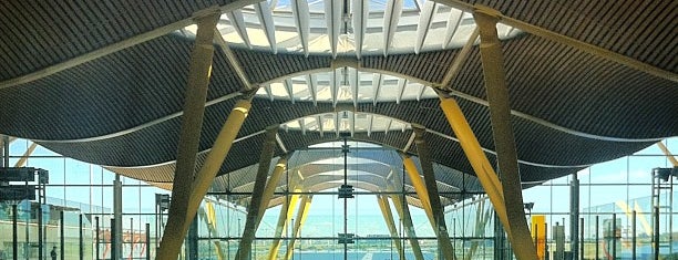 Terminal 4 is one of Lieux qui ont plu à Fahima 🇦🇪.