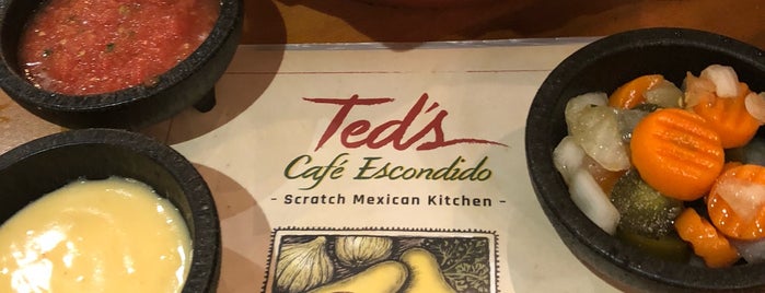 Ted's Cafe Escondido - Del City is one of Locais curtidos por Fredonna.