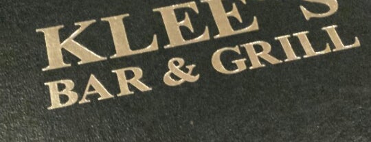 Klee's Bar & Grill is one of สถานที่ที่บันทึกไว้ของ Lizzie.