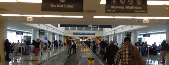 Chicago Midway International Airport (MDW) is one of Orte, die James gefallen.