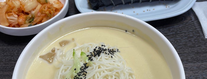 옛집 국수 is one of 면,면,면(서울,국수&냉면).