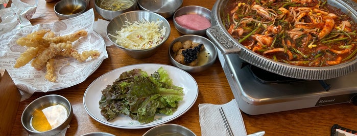 군산오징어 is one of Altusmontis favorite restaurant.