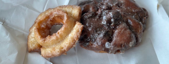 Annie's Donut Shop is one of Portland spots.