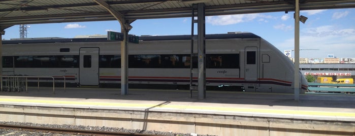 Estación de Ciudad Real is one of Estaciones de Tren.