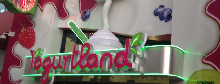 Yogurtland is one of Los angeles.