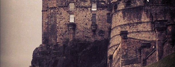 Castelo de Edimburgo is one of Edinburgh.