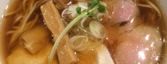らぁ麺やまぐち is one of 「ミシュランガイド東京2015」のビブグルマン部門に掲載されたラーメン店.