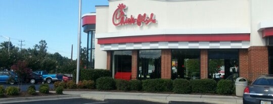 Chick-fil-A is one of Lugares favoritos de Mike.