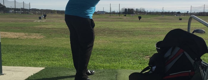 Blue Bonnet Driving Range is one of Posti che sono piaciuti a Angelle.