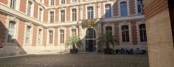 Hôtel de Ville de Toulouse (Capitole) is one of Barcelona, Andorra & Toulouse.