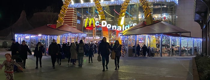 McDonald's is one of Tempat yang Disukai Elizaveta.