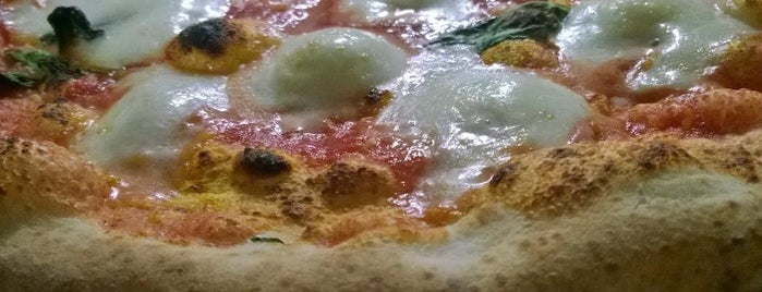Pizzeria Vesuvio is one of cigno.