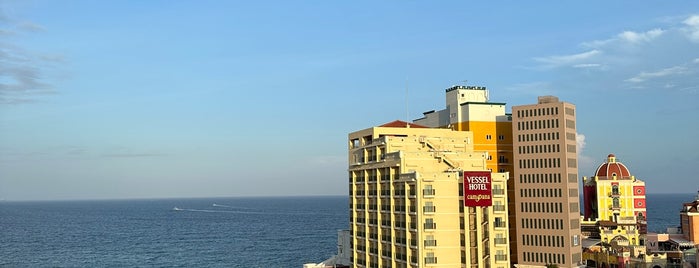 Monpa Chatan Beachside Condominium Hotel is one of 沖縄.