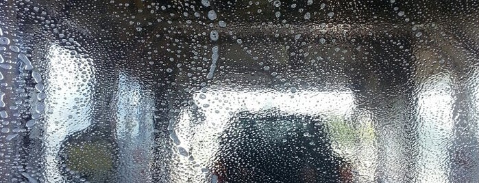 Campbell Car Wash is one of Scottさんのお気に入りスポット.
