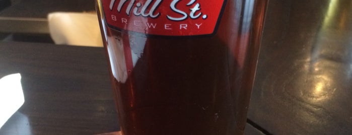 Mill St. Brew Pub is one of Stephen'in Beğendiği Mekanlar.