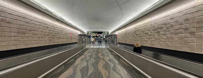 Walkway between Concourses is one of MyATL.