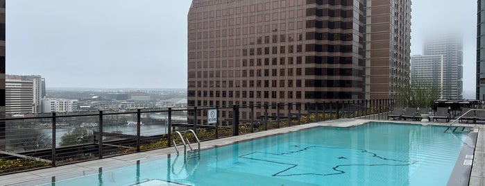 JW Marriott Pool is one of Lugares favoritos de Jim.