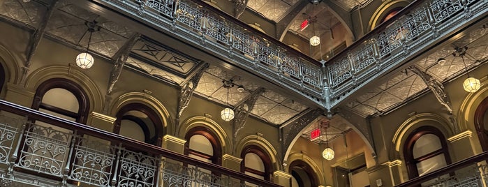 The Beekman, A Thompson Hotel is one of Lugares favoritos de IS.