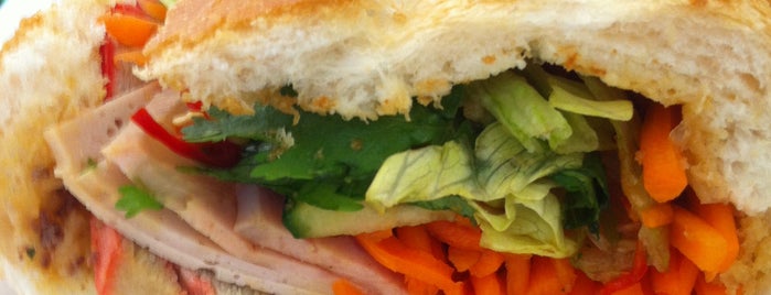 Huong Huong Bakery is one of Vietnamese pork roll (banh mi) all over Melbourne.