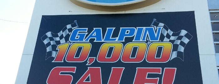 Galpin Ford is one of สถานที่ที่ Nick ถูกใจ.
