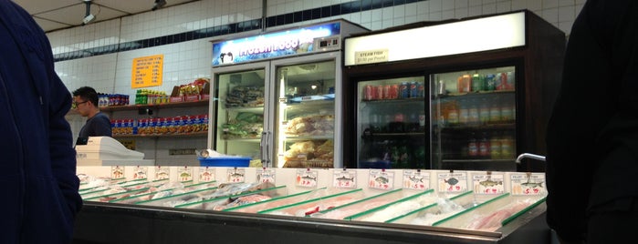 Utica Fish Market is one of brooklyn stops.