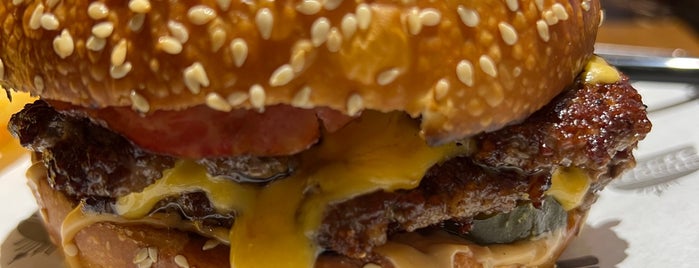 Burger Street is one of Yemek 2.