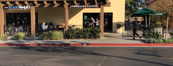 Starbucks is one of Tempat yang Disukai Joey.