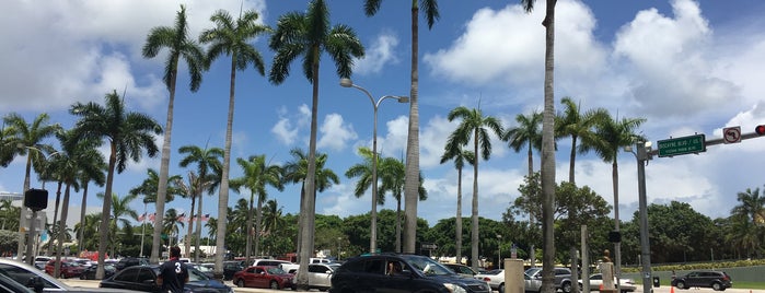 Hotel YVE Miami is one of สถานที่ที่ Franco ถูกใจ.