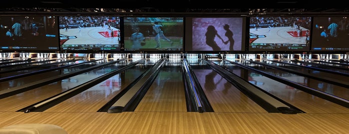 10Pin Bowling Lounge is one of Chicago Eats.