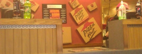Pizza Hut is one of Chester 님이 좋아한 장소.