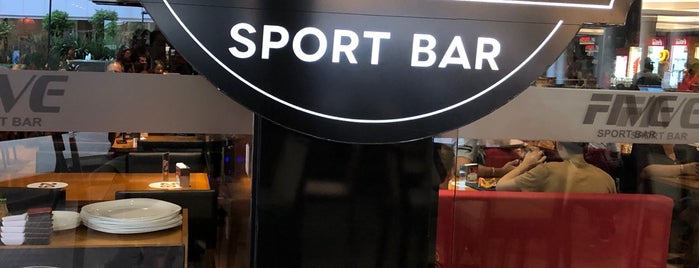 Five Sport Bar is one of Tempat yang Disukai Paola.