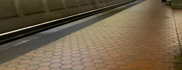 Wheaton Metro Station is one of Do: dMv ☑️.