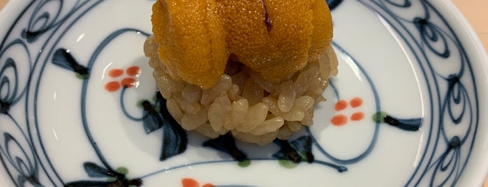Sushi Ginza Onodera is one of Locais curtidos por Laura.