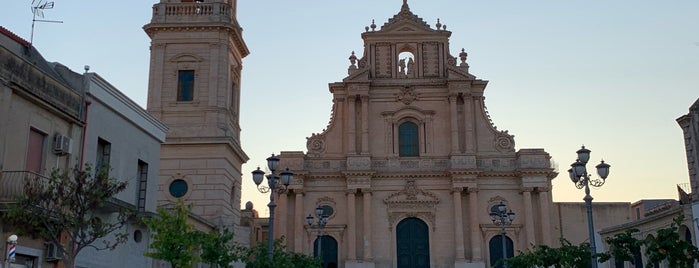 Piazza Santissima Annunziata is one of Turismo.